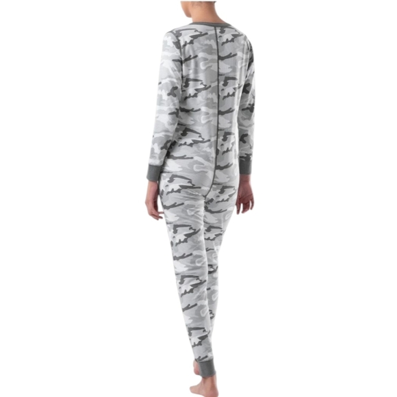 Fruit of the Loom Waffle Gray Camouflage Union Onesie | Size Medium/Large (EUC) - Picture 6 of 9